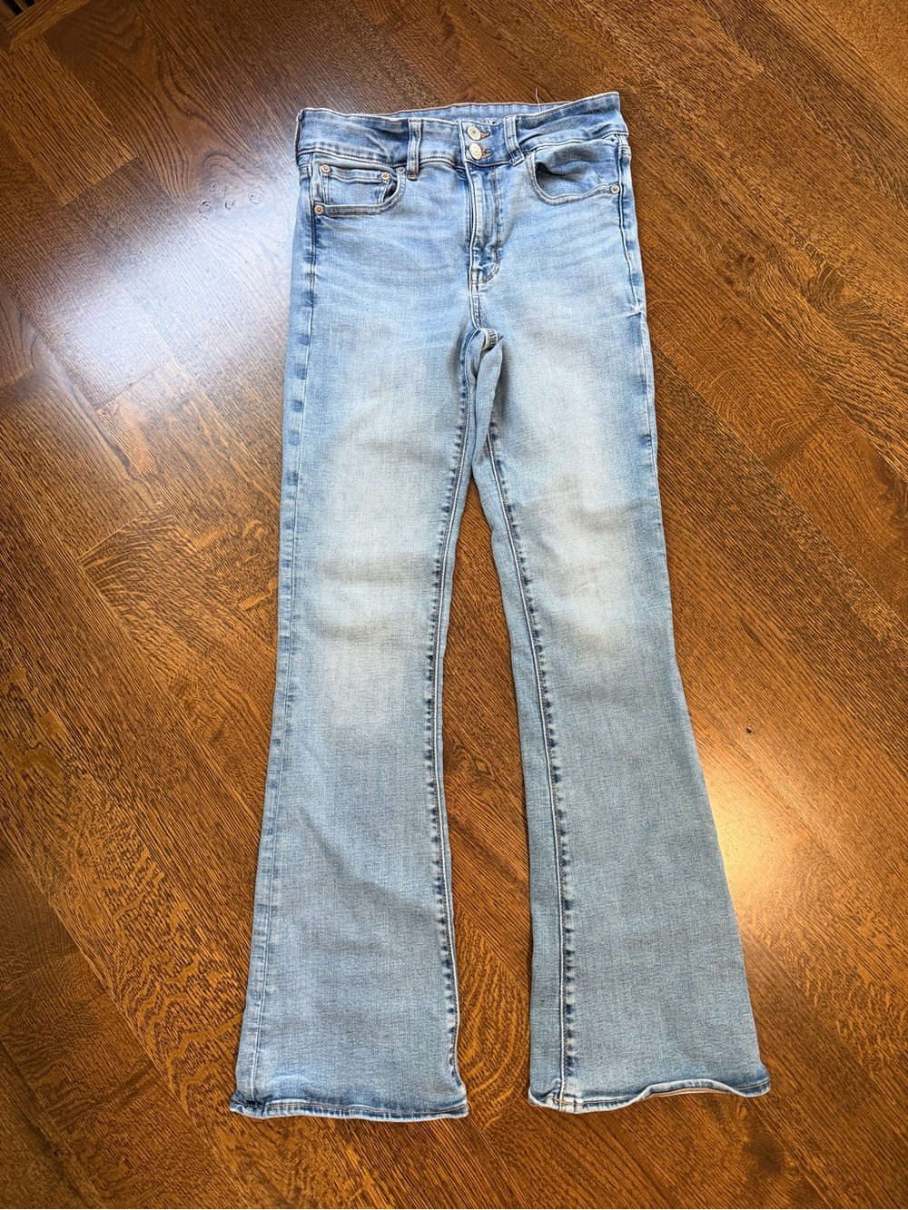 American Eagle Outfitters Light Wash Flare Jeans ( Stretch )